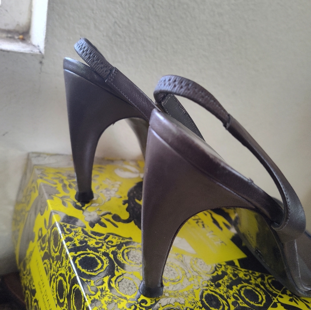 PRADA - Picture 7 of 12